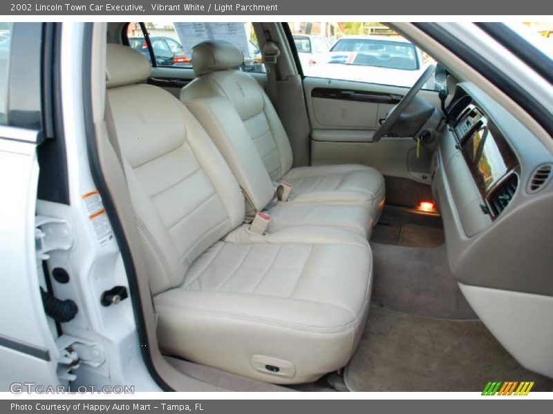  2002 Town Car Executive Light Parchment Interior