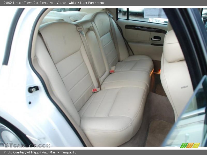  2002 Town Car Executive Light Parchment Interior