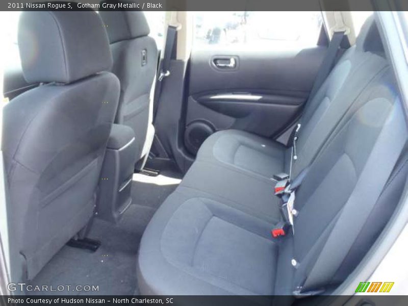 Gotham Gray Metallic / Black 2011 Nissan Rogue S