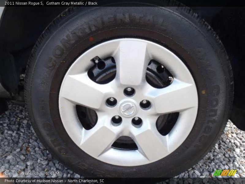 Gotham Gray Metallic / Black 2011 Nissan Rogue S