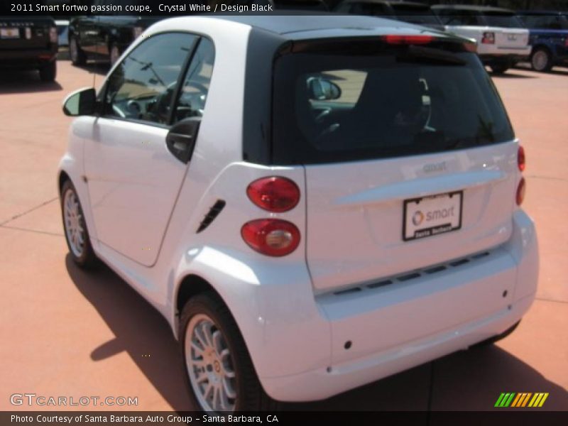 Crystal White / Design Black 2011 Smart fortwo passion coupe