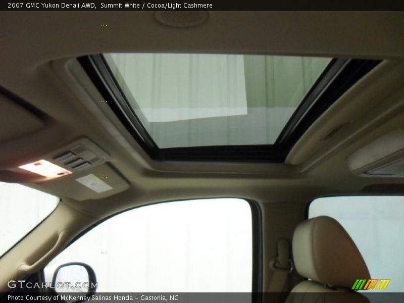 Summit White / Cocoa/Light Cashmere 2007 GMC Yukon Denali AWD
