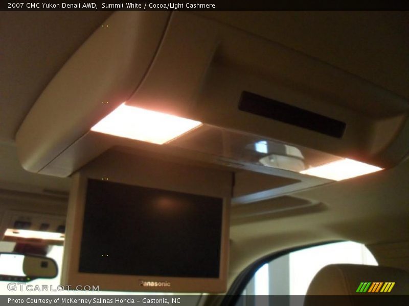 Summit White / Cocoa/Light Cashmere 2007 GMC Yukon Denali AWD