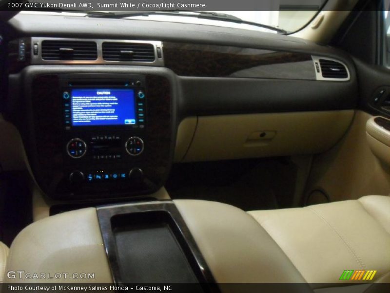 Summit White / Cocoa/Light Cashmere 2007 GMC Yukon Denali AWD