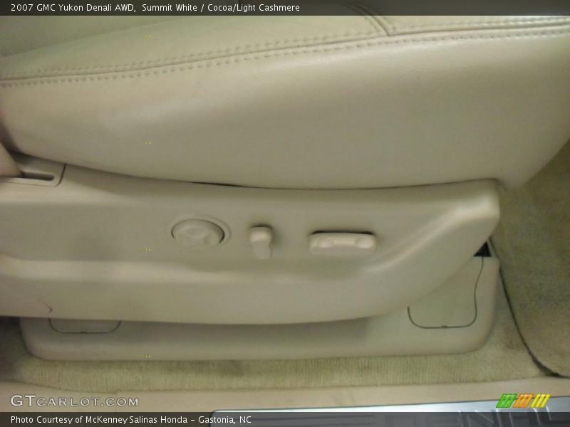 Summit White / Cocoa/Light Cashmere 2007 GMC Yukon Denali AWD