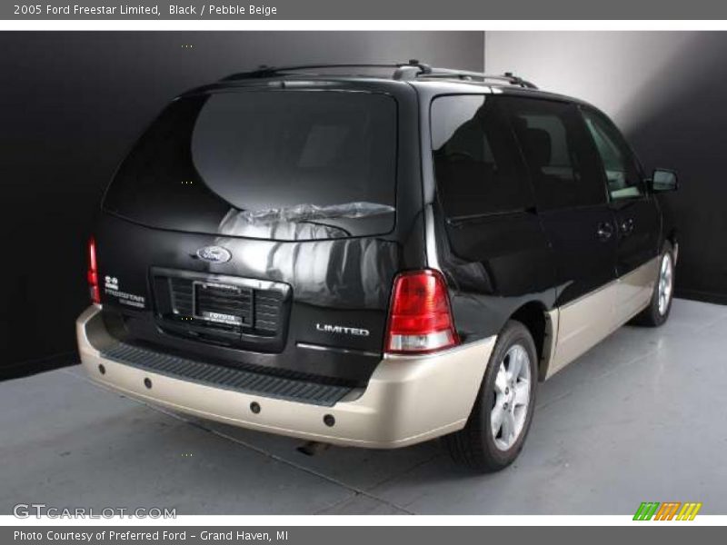 Black / Pebble Beige 2005 Ford Freestar Limited