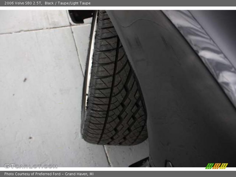 Black / Taupe/Light Taupe 2006 Volvo S80 2.5T