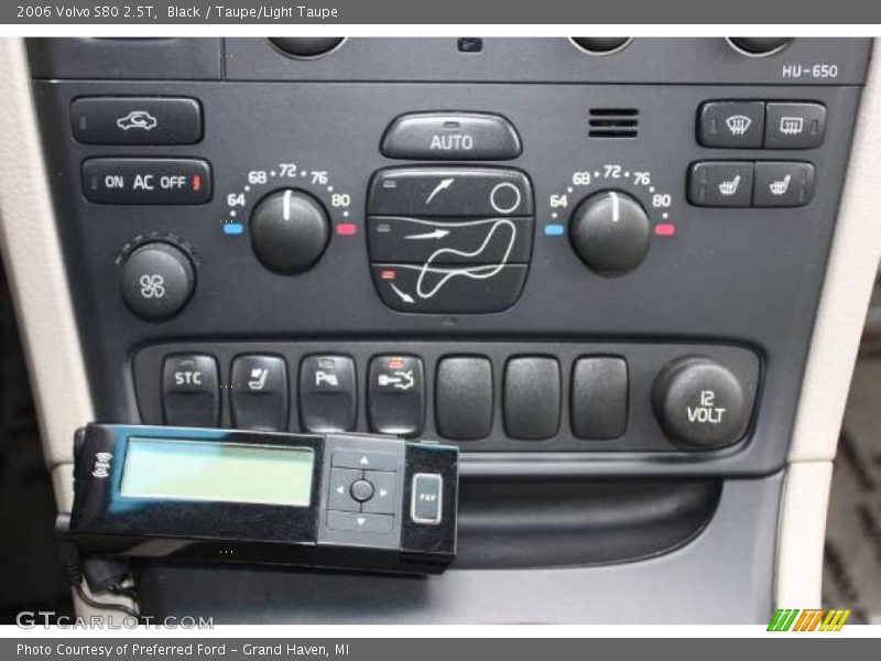 Black / Taupe/Light Taupe 2006 Volvo S80 2.5T