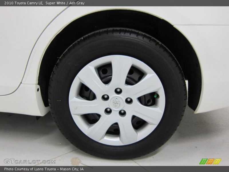 Super White / Ash Gray 2010 Toyota Camry LE