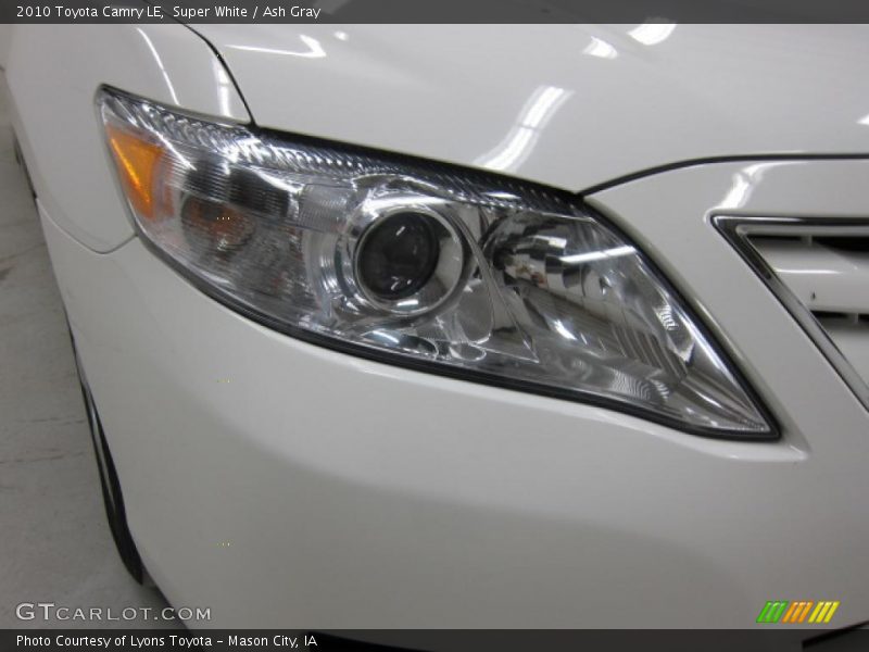 Super White / Ash Gray 2010 Toyota Camry LE