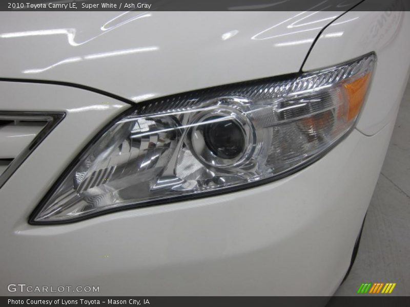 Super White / Ash Gray 2010 Toyota Camry LE