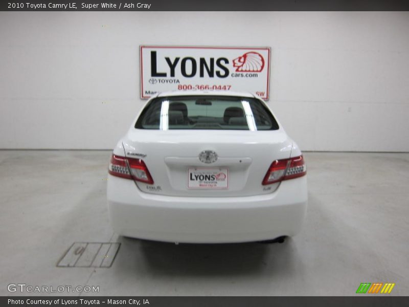 Super White / Ash Gray 2010 Toyota Camry LE