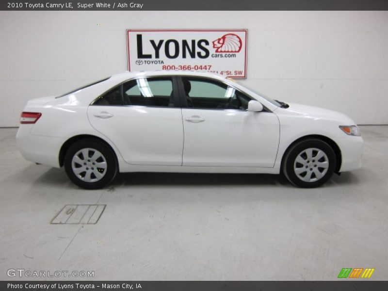 Super White / Ash Gray 2010 Toyota Camry LE