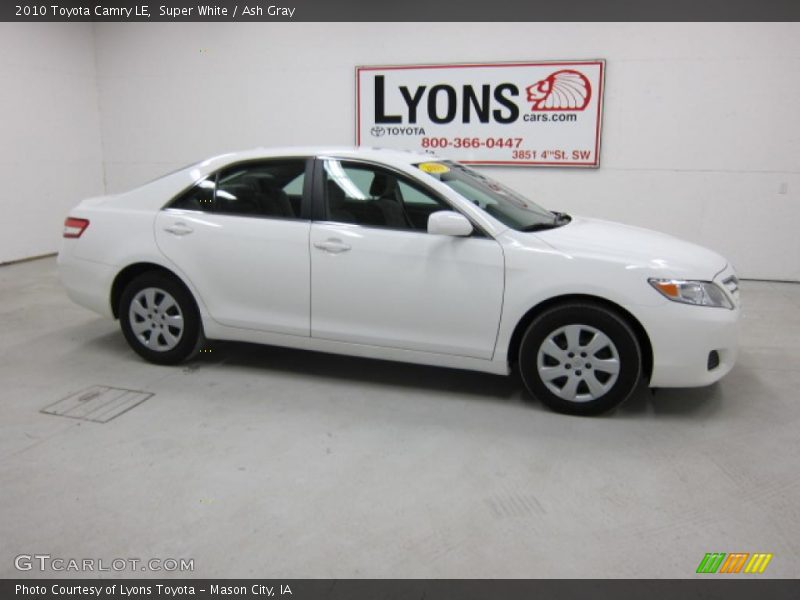 Super White / Ash Gray 2010 Toyota Camry LE