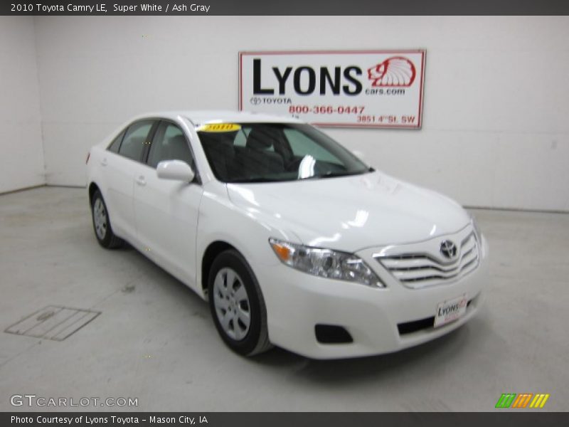 Super White / Ash Gray 2010 Toyota Camry LE