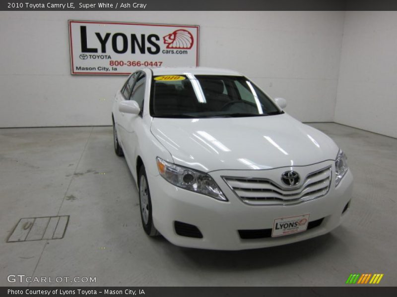 Super White / Ash Gray 2010 Toyota Camry LE