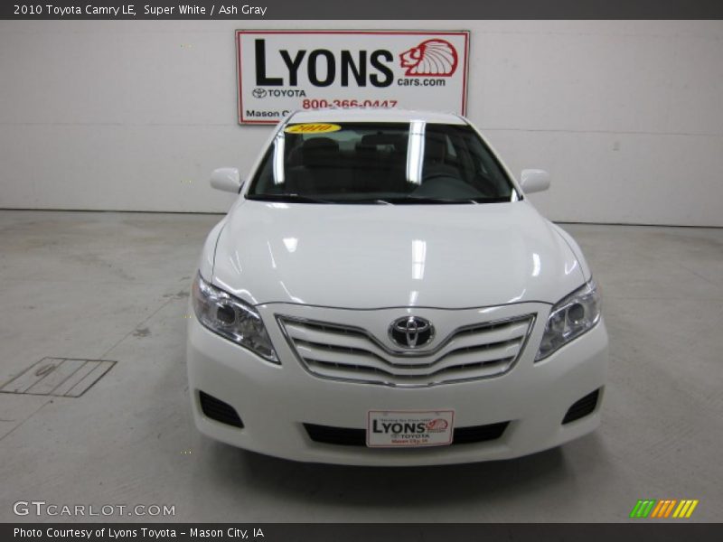Super White / Ash Gray 2010 Toyota Camry LE