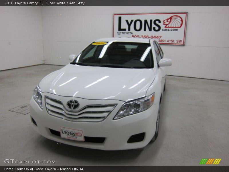 Super White / Ash Gray 2010 Toyota Camry LE