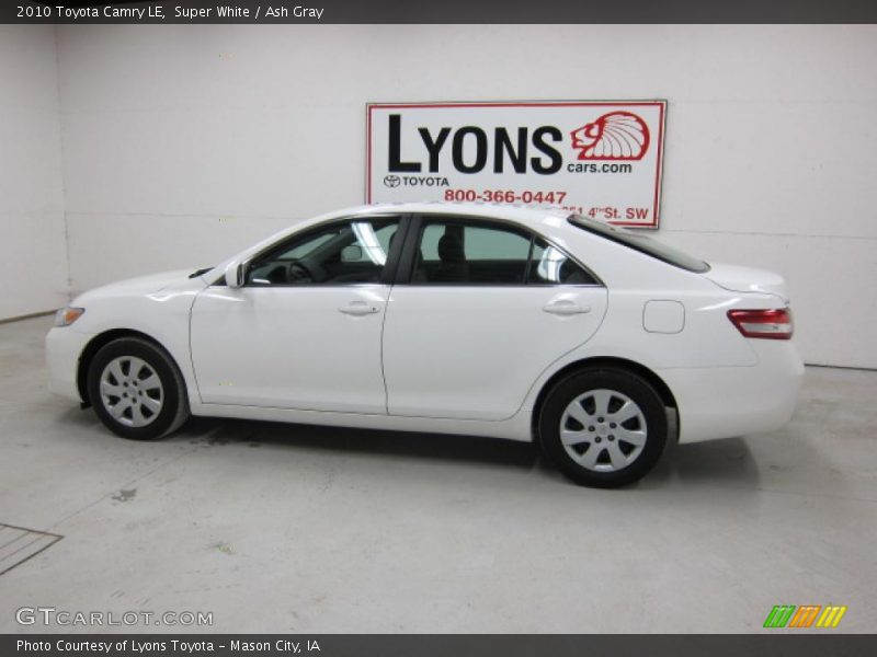 Super White / Ash Gray 2010 Toyota Camry LE