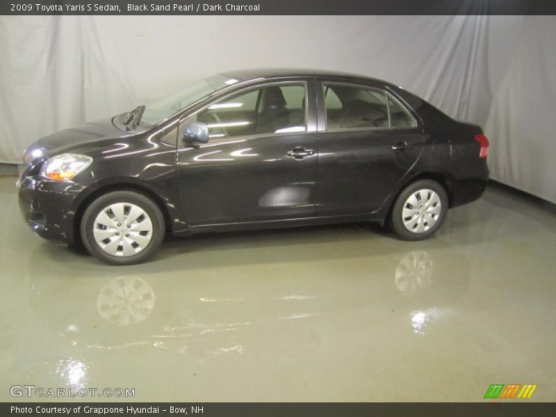 Black Sand Pearl / Dark Charcoal 2009 Toyota Yaris S Sedan