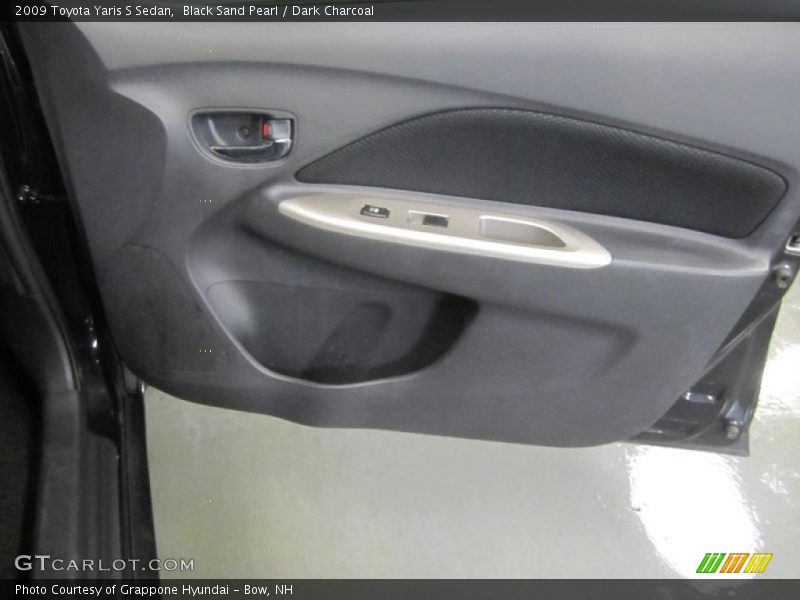 Black Sand Pearl / Dark Charcoal 2009 Toyota Yaris S Sedan