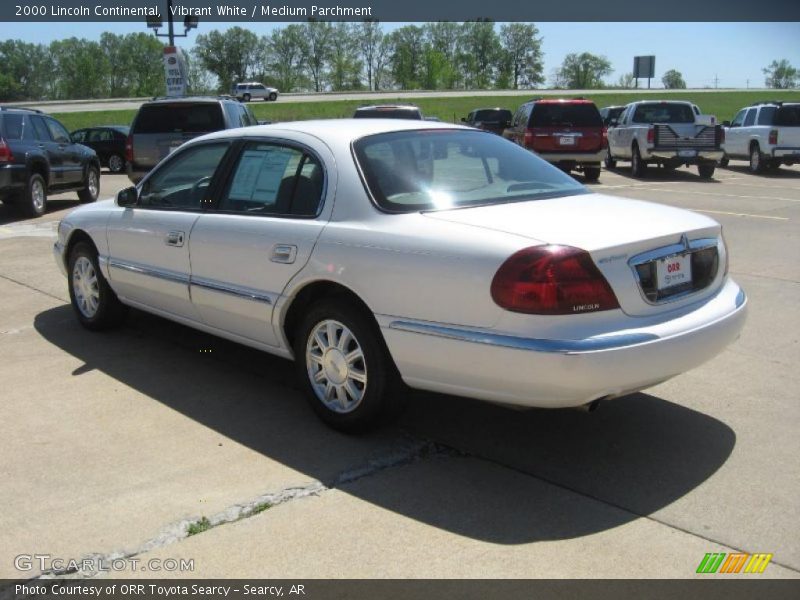 Vibrant White / Medium Parchment 2000 Lincoln Continental