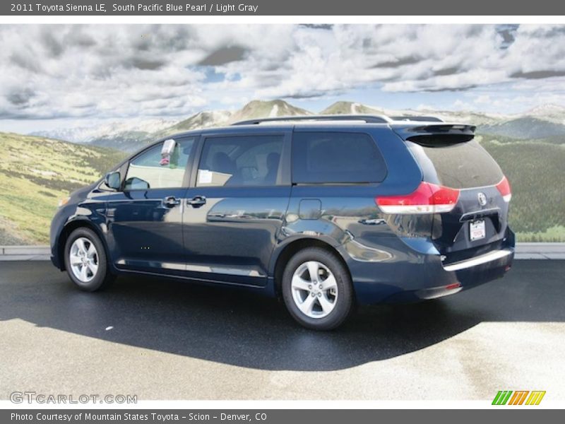 South Pacific Blue Pearl / Light Gray 2011 Toyota Sienna LE