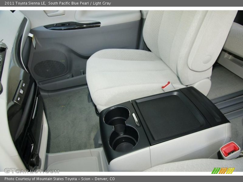 South Pacific Blue Pearl / Light Gray 2011 Toyota Sienna LE