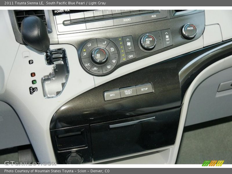 South Pacific Blue Pearl / Light Gray 2011 Toyota Sienna LE