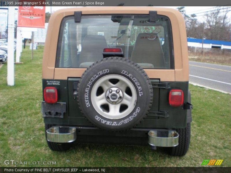 Moss Green Pearl / Spice Beige 1995 Jeep Wrangler S 4x4