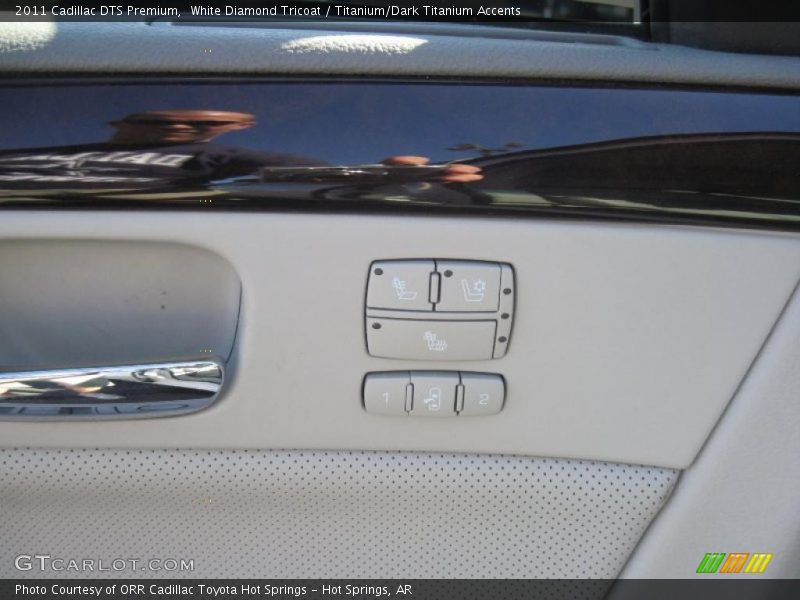 White Diamond Tricoat / Titanium/Dark Titanium Accents 2011 Cadillac DTS Premium