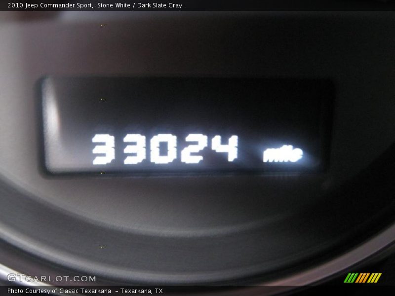 Stone White / Dark Slate Gray 2010 Jeep Commander Sport