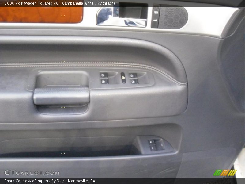 Campanella White / Anthracite 2006 Volkswagen Touareg V6