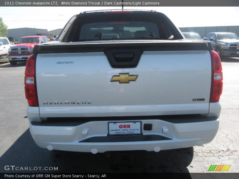 White Diamond Tricoat / Dark Cashmere/Light Cashmere 2011 Chevrolet Avalanche LTZ