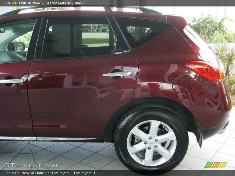 Merlot Metallic / Black 2009 Nissan Murano S