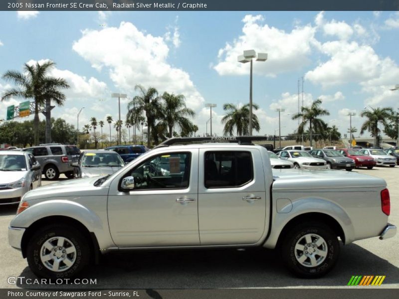 Radiant Silver Metallic / Graphite 2005 Nissan Frontier SE Crew Cab