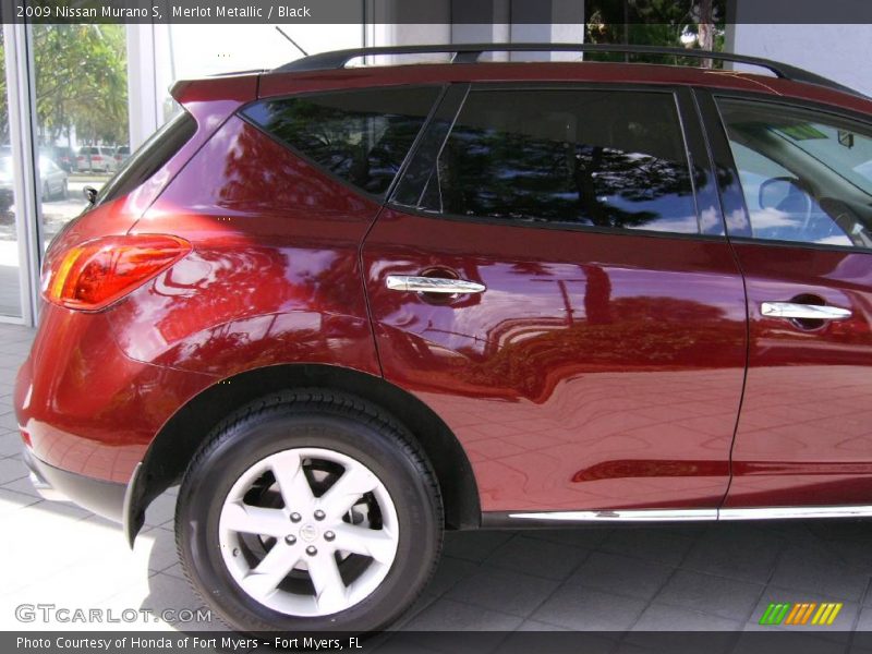 Merlot Metallic / Black 2009 Nissan Murano S