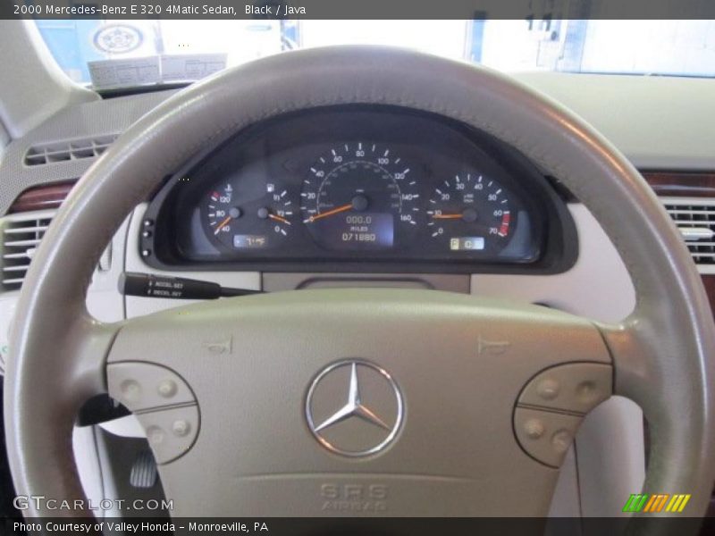 Black / Java 2000 Mercedes-Benz E 320 4Matic Sedan
