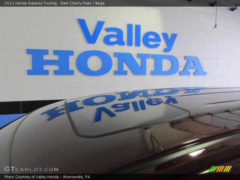 Dark Cherry Pearl / Beige 2011 Honda Odyssey Touring