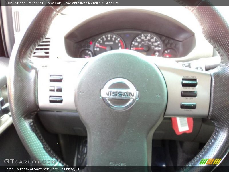 Radiant Silver Metallic / Graphite 2005 Nissan Frontier SE Crew Cab