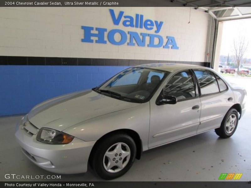 Ultra Silver Metallic / Graphite 2004 Chevrolet Cavalier Sedan