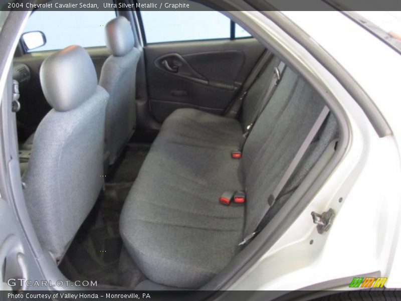 Ultra Silver Metallic / Graphite 2004 Chevrolet Cavalier Sedan