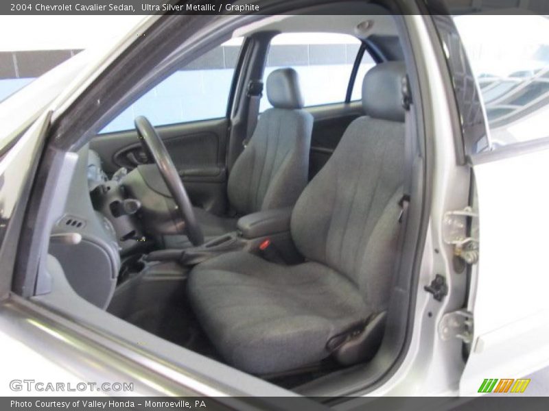 Ultra Silver Metallic / Graphite 2004 Chevrolet Cavalier Sedan