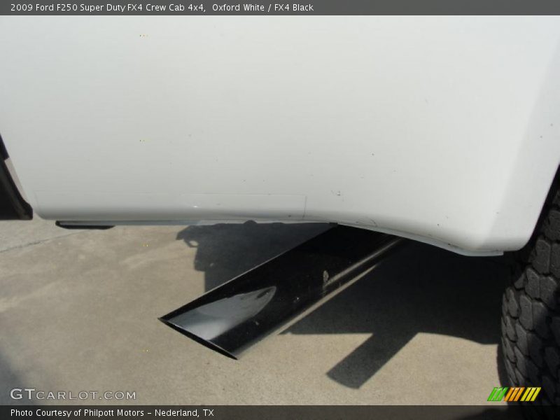 Oxford White / FX4 Black 2009 Ford F250 Super Duty FX4 Crew Cab 4x4