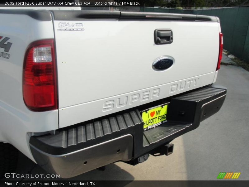 Oxford White / FX4 Black 2009 Ford F250 Super Duty FX4 Crew Cab 4x4