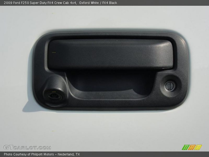 Oxford White / FX4 Black 2009 Ford F250 Super Duty FX4 Crew Cab 4x4
