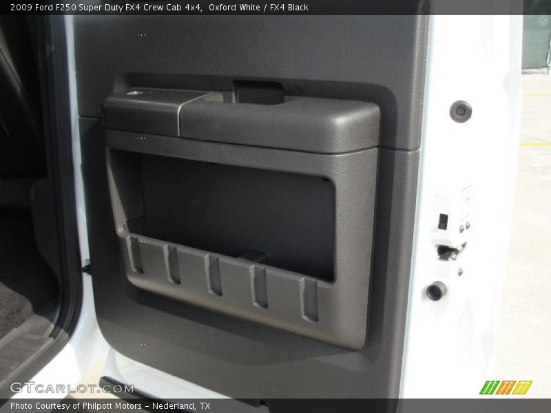 Oxford White / FX4 Black 2009 Ford F250 Super Duty FX4 Crew Cab 4x4