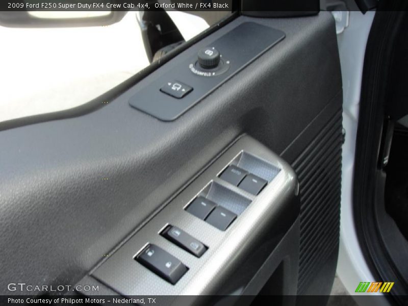 Oxford White / FX4 Black 2009 Ford F250 Super Duty FX4 Crew Cab 4x4