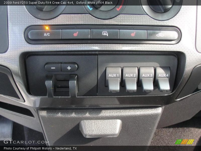 Oxford White / FX4 Black 2009 Ford F250 Super Duty FX4 Crew Cab 4x4
