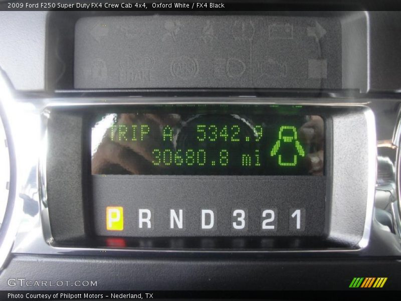 Oxford White / FX4 Black 2009 Ford F250 Super Duty FX4 Crew Cab 4x4